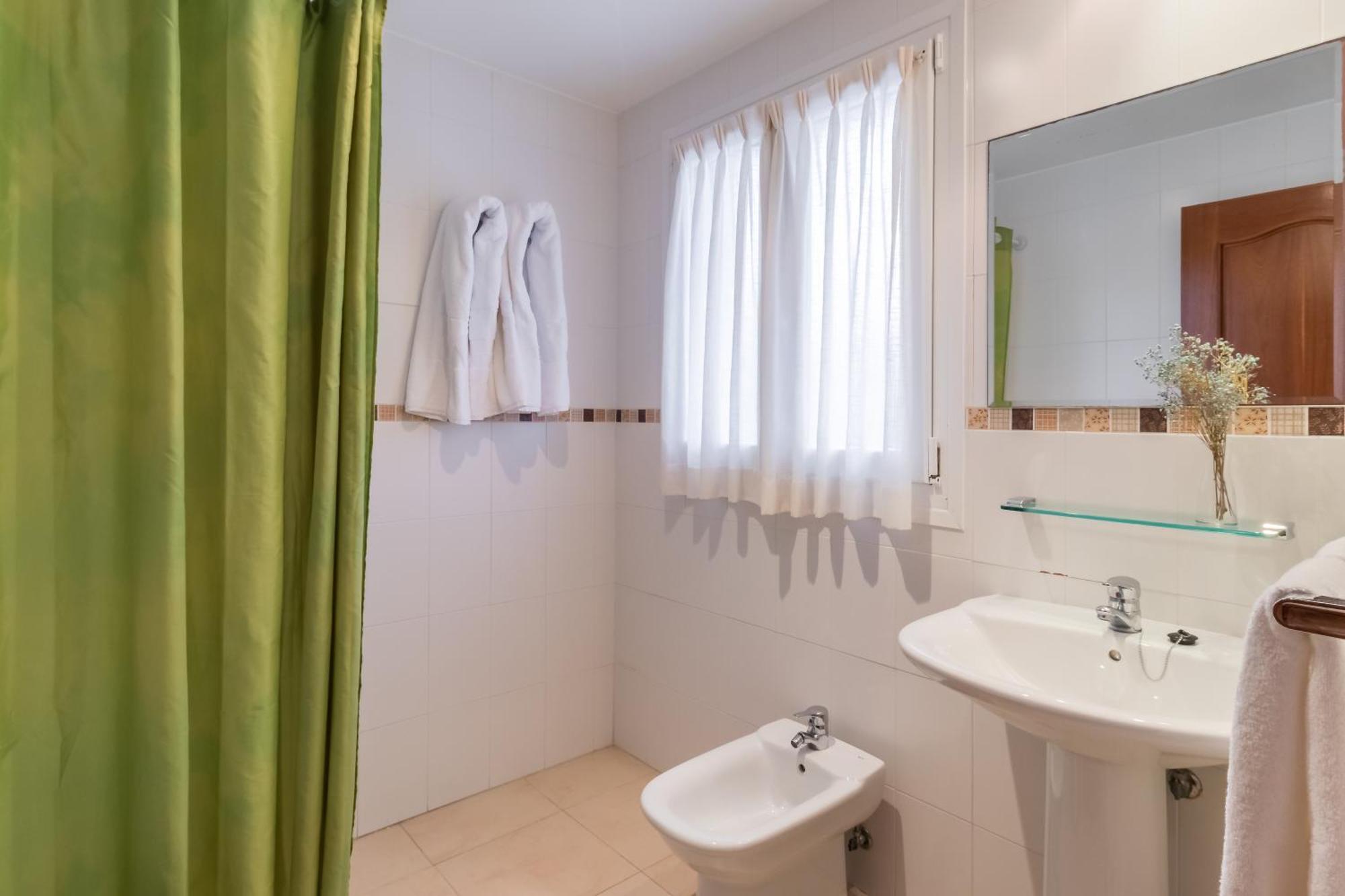 Apartamentos Silken Playa De Toro Llanes Bagian luar foto